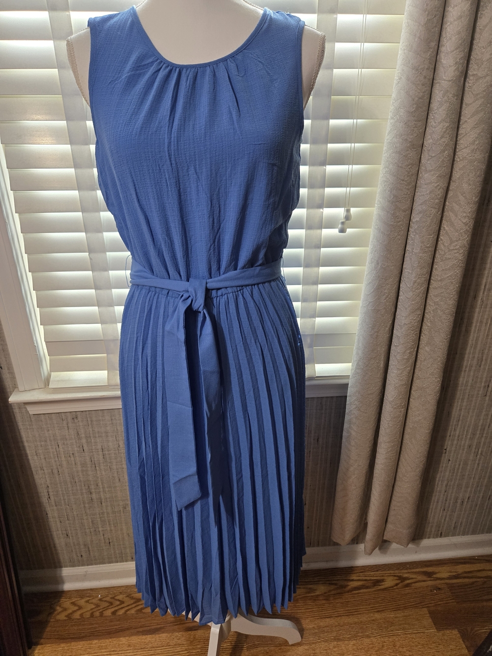 Sleeveless Pleated Blue Belted Midi Dress